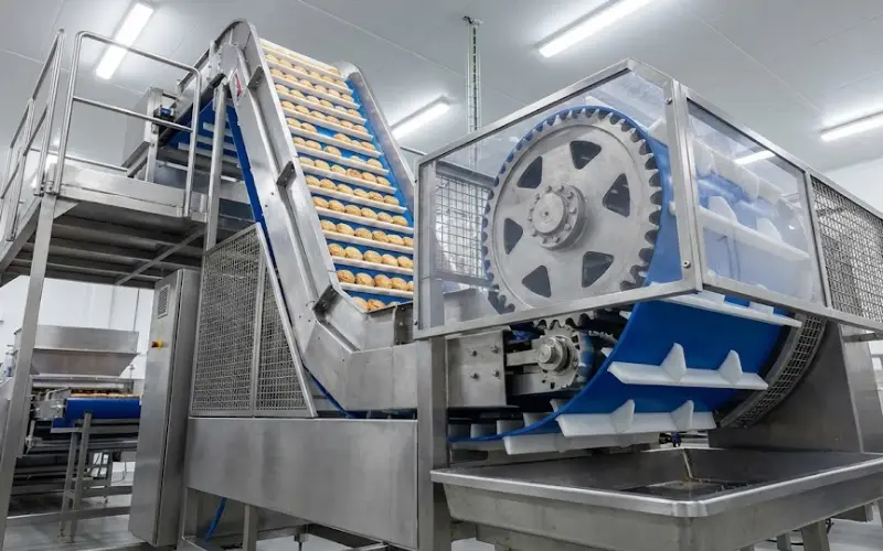Mastering the Curve: The Ultimate Guide to 90°, 180°, and Z-Type Conveyors for Food Production