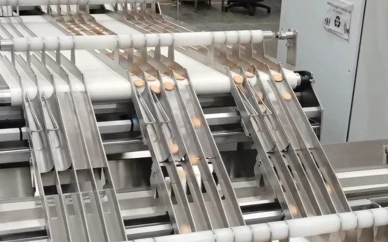 Automatic Biscuit Turning System for Sandwiching Lines | EverSmart Automatic Biscuit Turning System for Sandwiching Lines | EverSmart